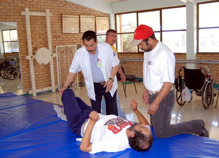 Un total de 55 auxiliares de terapia física de los 38 Municipios, participan en el Seminario que concluye el viernes; ellos, tienen a su cargo la rehabilitación de pacientes (infantes o adultos) con discapacidad temporal o permanente.