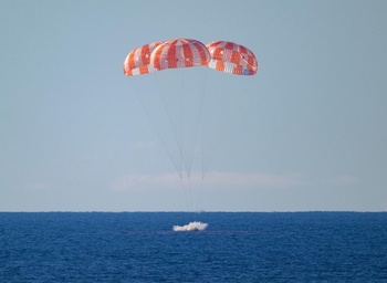 NASA’s Orion spacecraft, with Artemis II crewmembers NASA astronauts Reid Wiseman, Victor Glover, Christina Koch, and CSA (Canadian Space Agency) astronaut Jeremy Hansen, was seen as it splashed down in the Pacific Ocean off the coast of California, at 5:07 p.m. PDT on Friday, April 10, 2026.