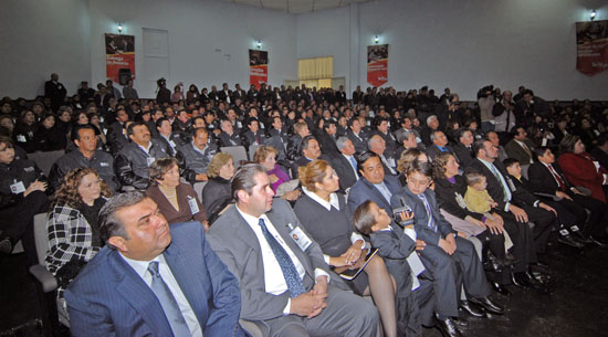 Preside el gobernador Humberto Moreira Valdés homenaje al profesor Antonio Chaires Costilla 