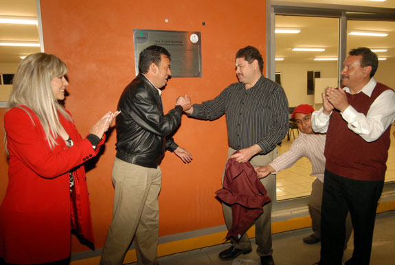 El Profesor Moreira Valdés inauguró la Sala de Usos Múltiples de Ingeniería Industrial y la Incubadora de Empresas de Tecnología Intermedia.