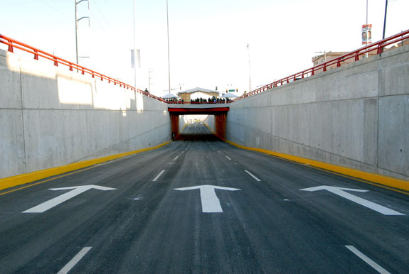 La obra benefició a los saltillenses que habitan en colonias del sur-oriente de Saltillo como Hidalgo, Guerrero, Lomas de Lourdes y Valle Dorado, entre otras, en virtud de que ya el periférico en este tramo registraba un intenso tráfico vehicular.