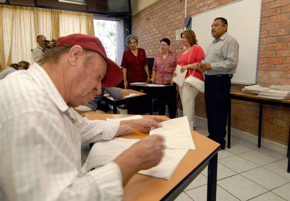 La meta de la jornada es llegar a cinco mil personas interesadas en certificar sus estudios de primaria y secundaria.