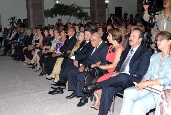 Coahuila rinde homenaje al gobernador de Nuevo León, José Natividad González Parás 