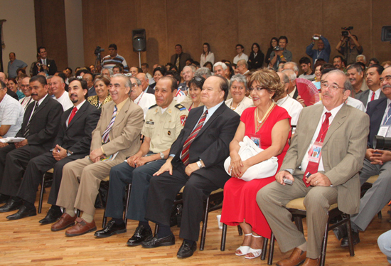 El gobernador Humberto Moreira Valdés inaugura el 32 Congreso Nacional de Cronistas 