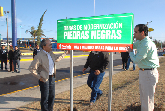 Banderazo de arranque de la pavimentación de avenida H. Colegio Militar 