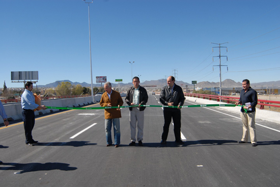 Entrega el Gobernador Humberto Moreira Valdés, el quinto puente del Sistema Vial Fundadores 