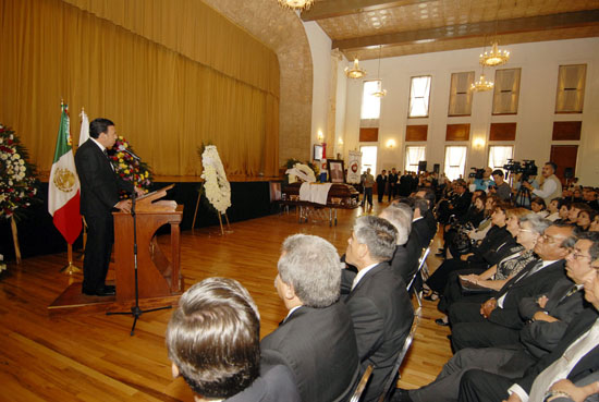 Se rinde homenaje al profesor Jesús Alfonso Arreola Pérez 