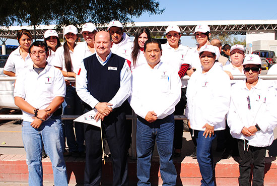 Jesús Gerardo López Macías, delegado del Instituto Nacional de Migración con observadores que apoyarán durante el Programa Paisano 2010.