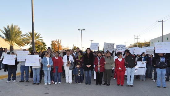 Encabeza presidenta del DIF marcha a favor de la lucha contra el sida