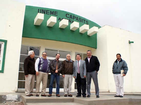 Alcalde  de Acuña y el Secretario de Salud de Coahuila recorren infraestructura en materia de salud