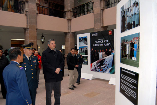 Inauguran muestra fotográfica sobre el Ejército Mexicano y la Fuerza Aérea