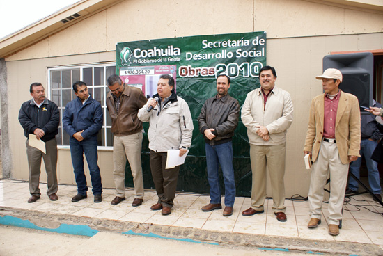 Inauguran obra de  electrificación en la colonia Las Torres 