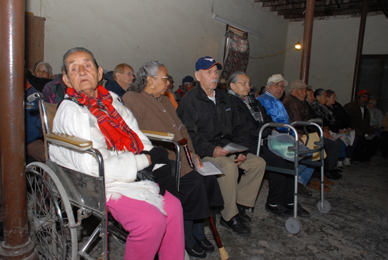 Reciben apoyo 116 adultos mayores de las comunidades ejidales 