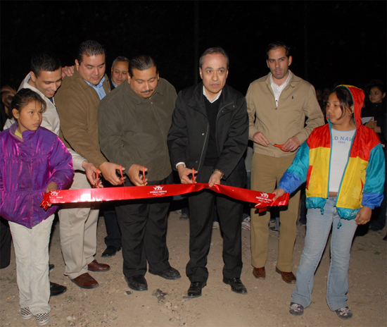 CALLES BIEN ILUMINADAS EN LAS COLONIAS RAMON BRAVO, PRESIDENTES Y AMPLIACIÓN RAMÓN BRAVO 