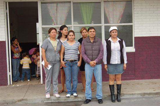 Entrega Antonio Nerio Becas Padrino en Jardín de Niños de las Torres  