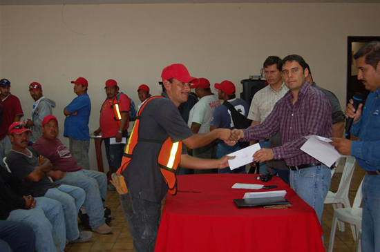 ENTREGA NERIO PRIMER PAGO A TRABAJADORES DEL PROGRAMA DE MEJORAMIENTO DE IMAGEN URBANA. 