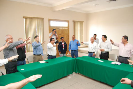 Integran Consejo Consultivo De Fomento Económico en Sabinas  