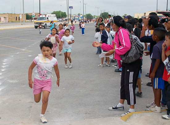 REALIZAN LA CARRERA INFANTIL DEL DÍA DEL NIÑO  