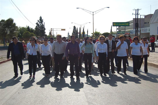 Alcalde Antonio Nerio encabeza desfile del 1º de mayo  