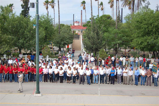 Alcalde Antonio Nerio encabeza desfile del 1º de mayo  