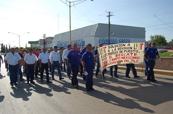 Alcalde Antonio Nerio encabeza desfile del 1º de mayo  