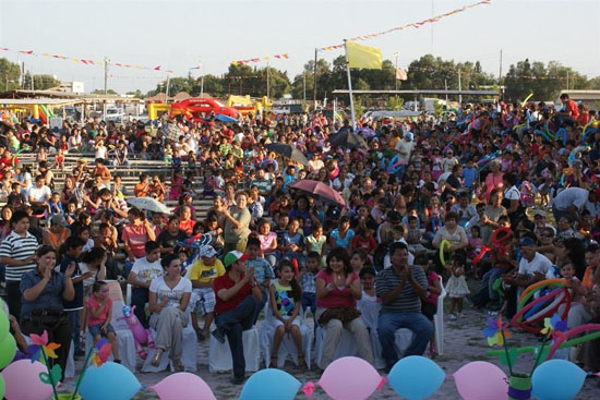 Miles de niños se divierten en macro festejo organizada por el DIF y la presidencia municipal 