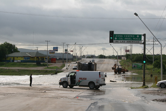 Tromba afecta a ciudad Acuña y deja mil familias damnificadas