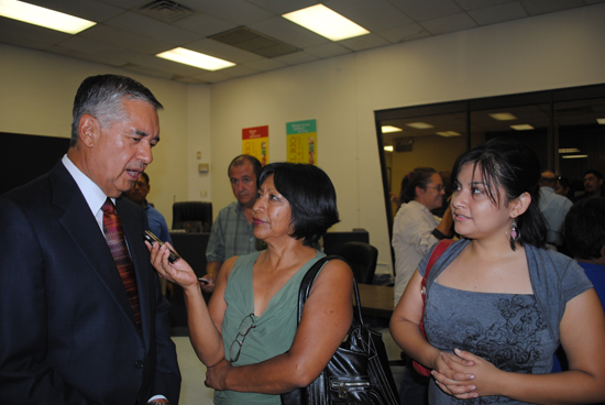 Ratifica Concilio a Robert Fernández como nuevo Mayor de la ciudad de Del Río, Texas 