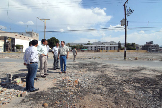 RESPALDA LA INICIATIVA PRIVADA OBRA DE LA GRAN PLAZA DE TORREÓN IMPULSADA POR EL GOBERNADOR MOREIRA 