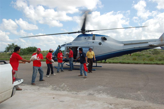 40 vuelos de helicóptero para ayudar damnificados en Nueva Rosita