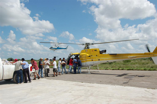 40 vuelos de helicóptero para ayudar damnificados en Nueva Rosita