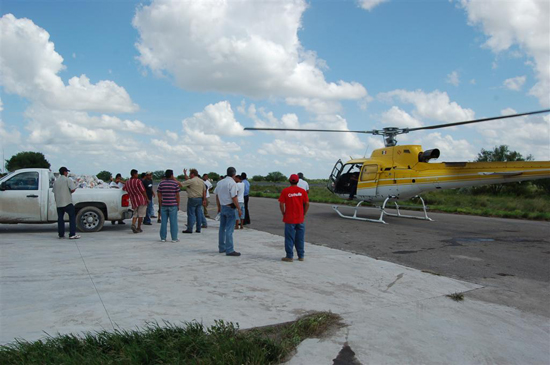 40 vuelos de helicóptero para ayudar damnificados en Nueva Rosita