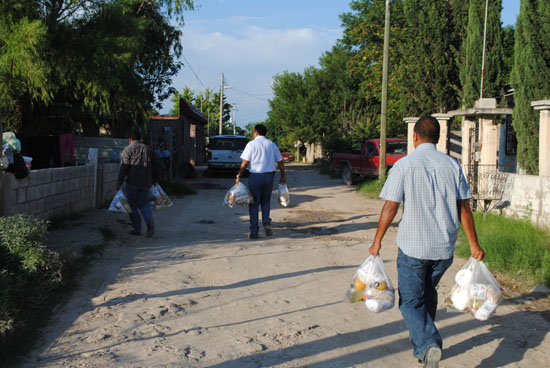 Del Rio Bank and Trust dona 650 despensas para damnificados de Acuña 