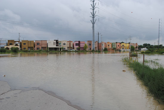 Inundado un gran  sector de Acuña por arroyo Las Vacas  