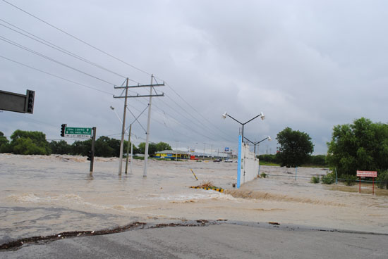 Inundado un gran  sector de Acuña por arroyo Las Vacas  