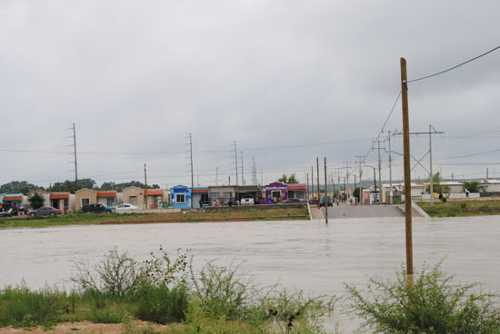 Inundado un gran  sector de Acuña por arroyo Las Vacas  