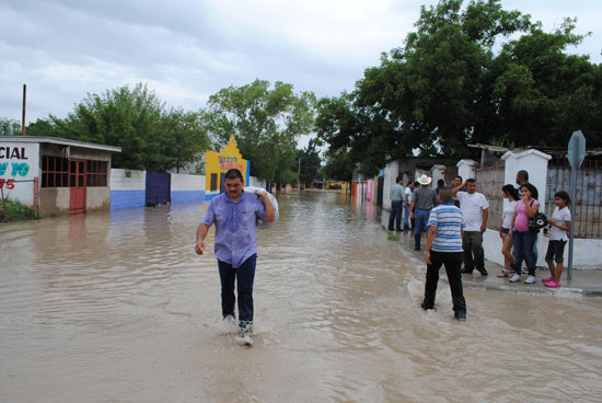 Inundado un gran  sector de Acuña por arroyo Las Vacas  