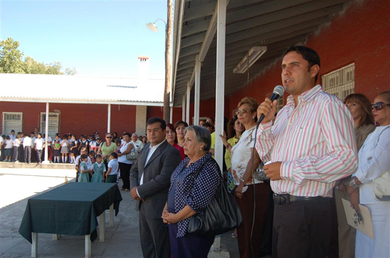 Preside Antonio Nerio ceremonia de inicio de ciclo escolar 