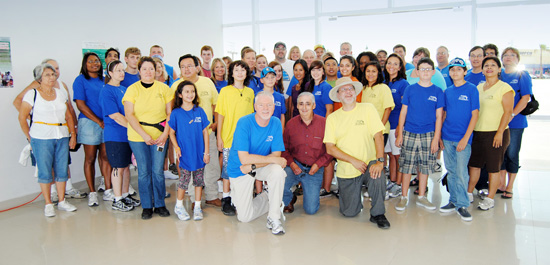 Médicos norteamericanos realizan brigada de salud en centros comunitarios de Acuña