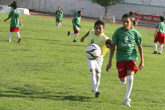 UNIFORMES DEPORTIVOS PARA 90 MIL JÓVENES DE COAHUILA