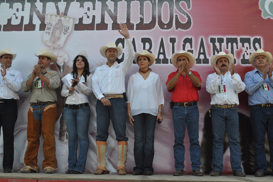 Arranca alcalde cabalgante de la independencia 