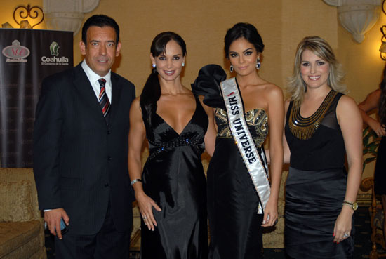 Humberto Moreira,  Lupita Jones,Jimena Navarrete,Vanessa Guerrero de Moreira