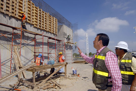 Supervisa el gobernador Humberto Moreira obras de la ciudad universitaria, Campus Arteaga 