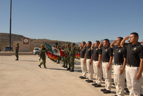 Encabeza el gobernador graduación de elementos del grupo GATE y de la Policía Investigadora 