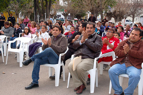 Un éxito concurso infantil de canto en la villa de San Juan de Sabinas