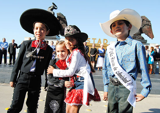 Celebran el tradicional Abrazo de la Amistad