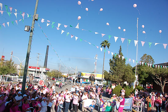 Encabezan Antonio y Anateresa Nerio marcha contra el cáncer