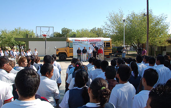 Inauguró Antonio Nerio torneo deportivo en la secundaria Juvenal Boone Flores