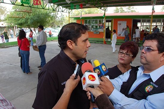 Lleva Antonio Nerio beneficios al kínder Federico Froebel