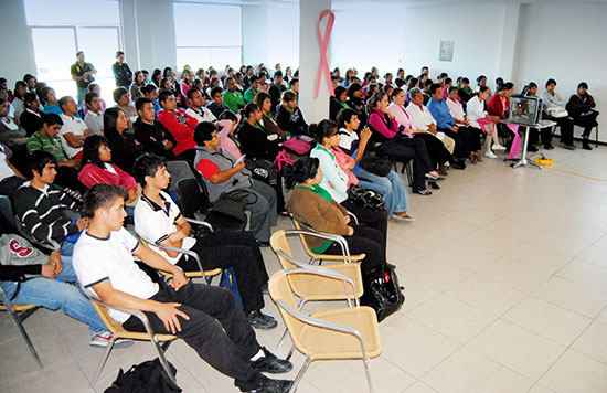 Ofreció el Sistema DIF Acuña conferencia preventiva en el marco del Día Mundial de la Lucha contra el Cáncer de Mama